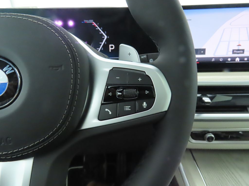 Thumbnail: 2026 BMW X7 - 12