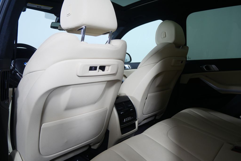 Thumbnail: 2021 BMW X5 - 17