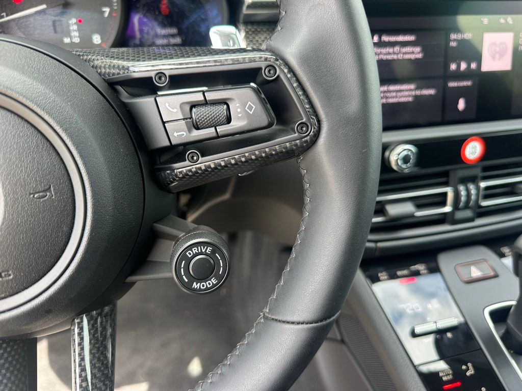 Thumbnail: 2026 Porsche Macan - 17