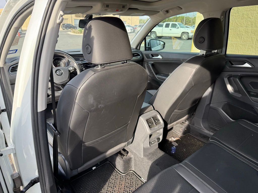 Thumbnail: 2021 Volkswagen Tiguan - 9