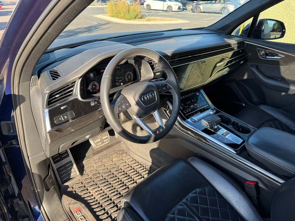 Thumbnail: 2022 Audi SQ7 - 7