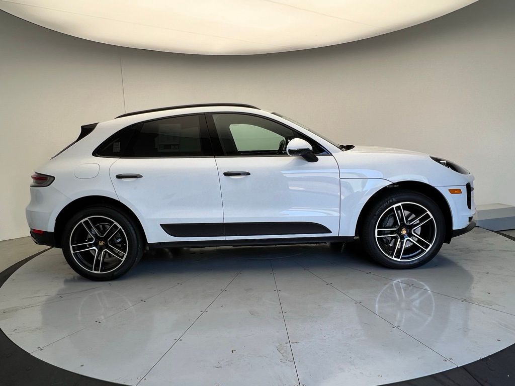 Thumbnail: 2021 Porsche Macan - 23