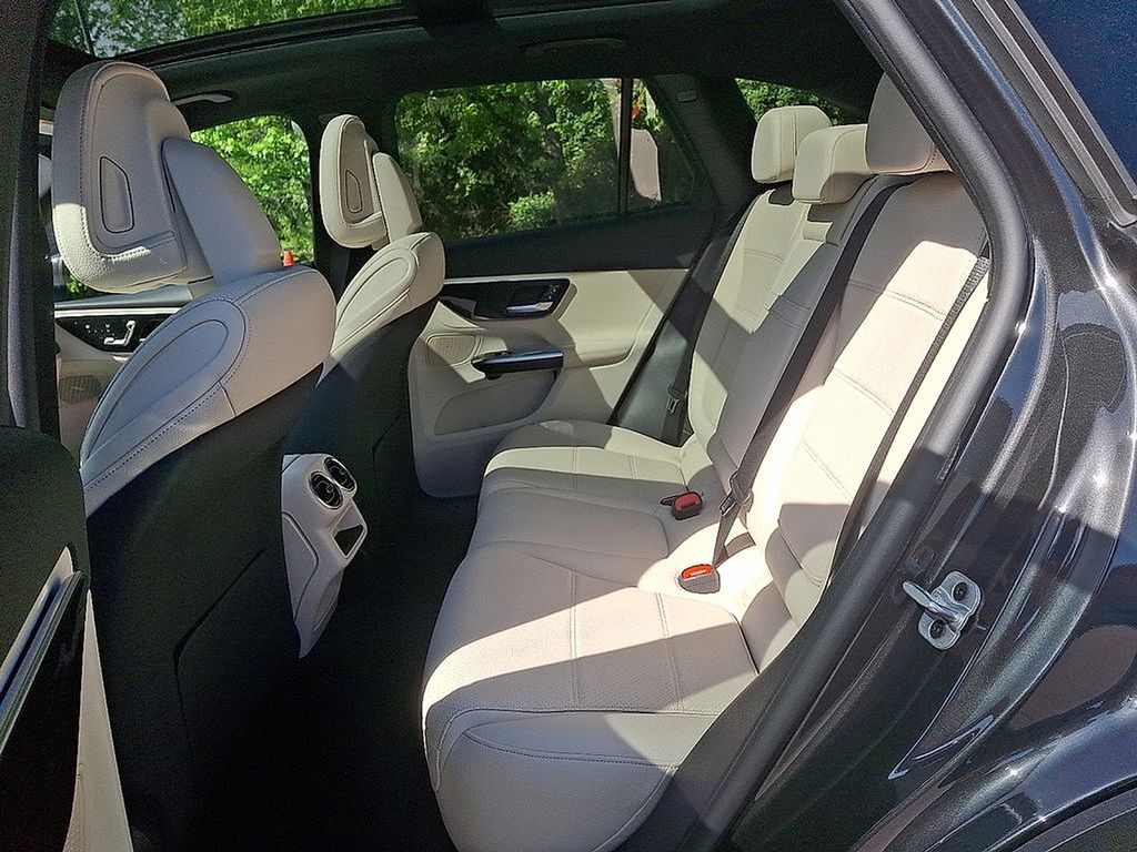 Thumbnail: 2025 Mercedes-Benz GLC - 7