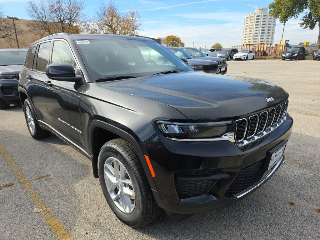 2025 Jeep Grand Cherokee Laredo X 4WD