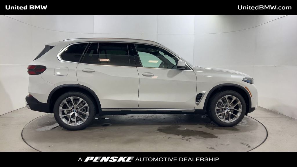 Thumbnail: 2026 BMW X5 - 9