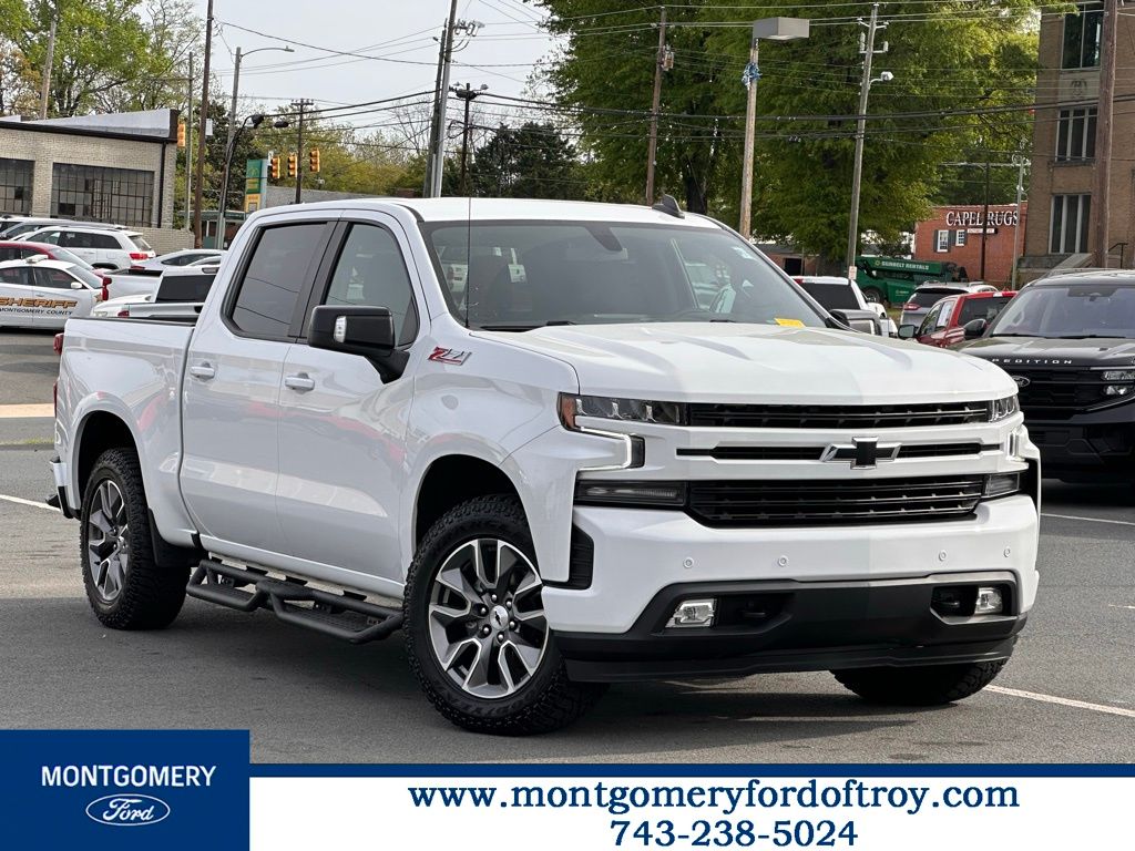 Summit White 2022 Chevrolet Silverado 1500 RST Crew Cab 4WD Pickup Truck Four-Wheel Drive 8-Speed Automatic