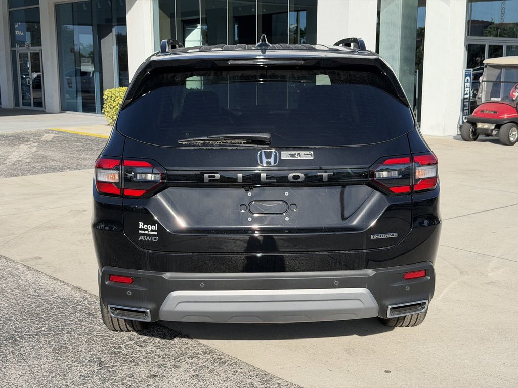 new 2025 Honda Pilot car, priced at $50,875