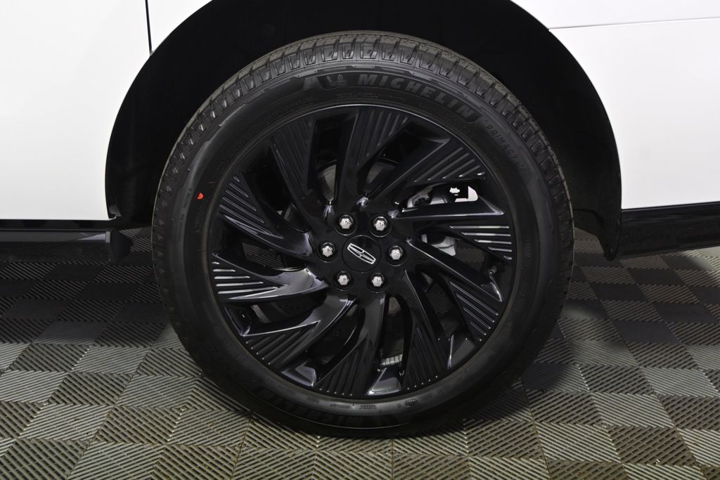 New 2026 White Lincoln Reserve image 21