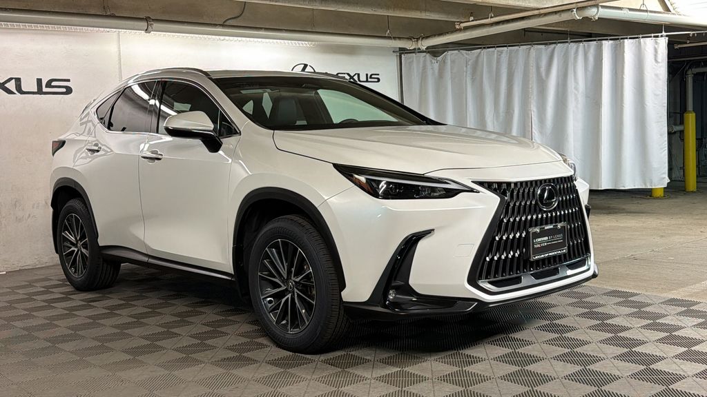2024 Lexus NX Blanco (White Pearl) SUV/Crossover Tracción en las cuatro ruedas 8 velocidades Automática