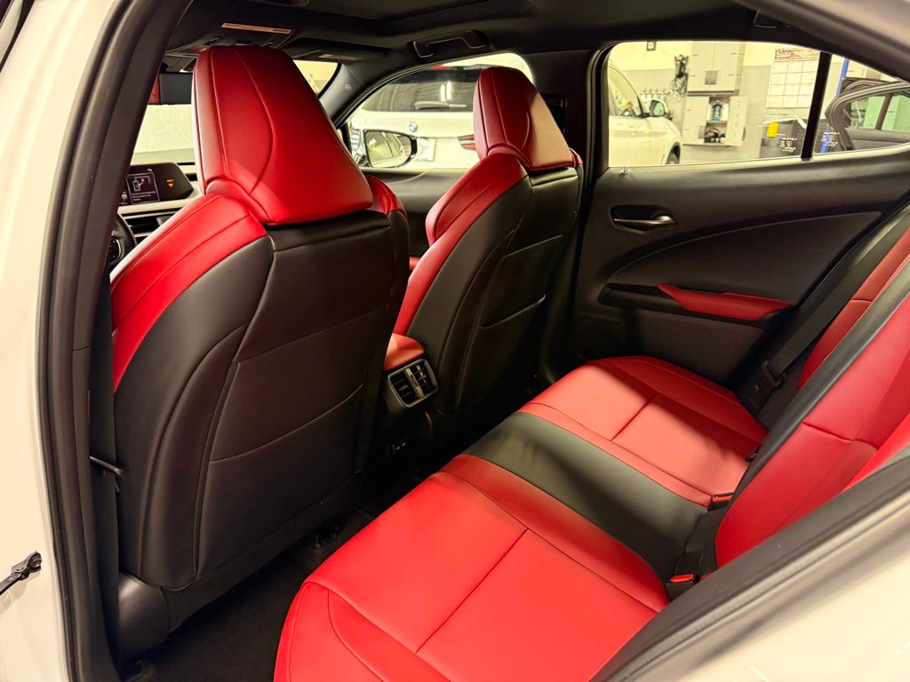 2021 Lexus UX 250h 21