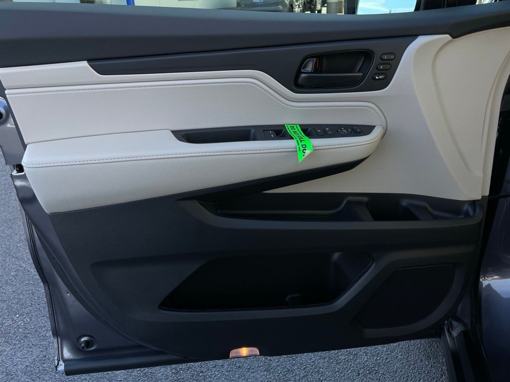 Thumbnail: 2026 Honda Odyssey - 25