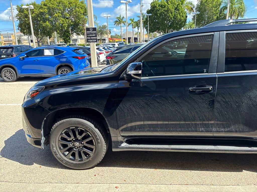 Certified Used 2022 Black Lexus 460 image 9