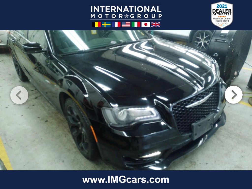 Gloss Black 2019 Chrysler 300 Sedan Rear-Wheel Drive 8-Speed Automatic