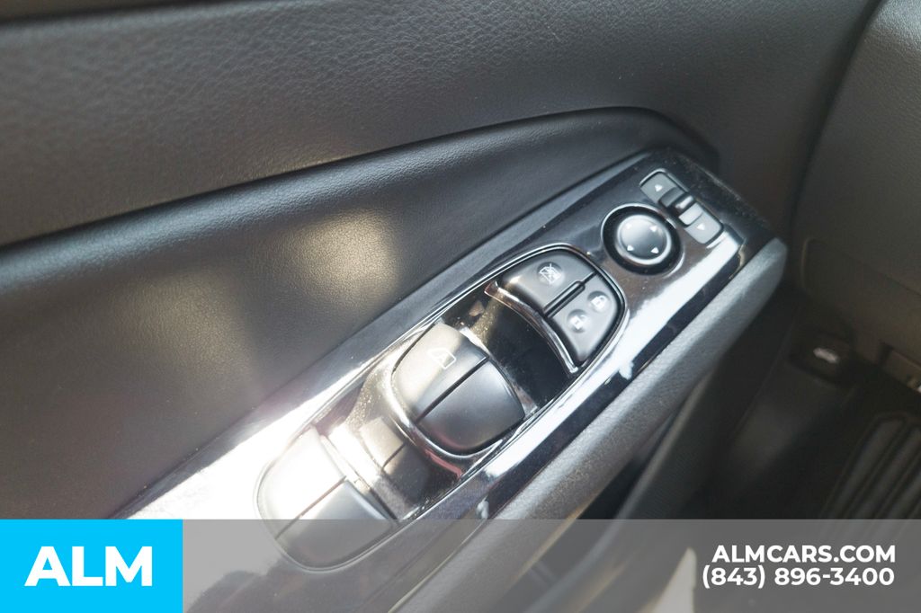 Used 2024 Black Nissan 2.5 SR image 30