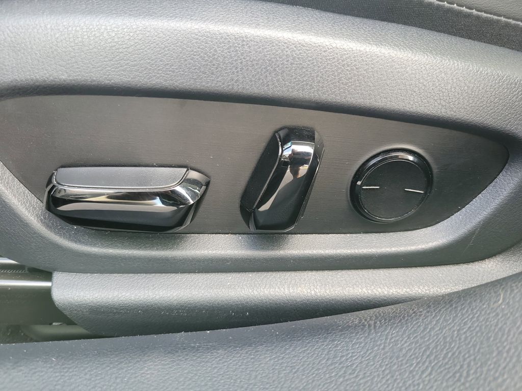 used 2025 Lexus ES car, priced at $44,998