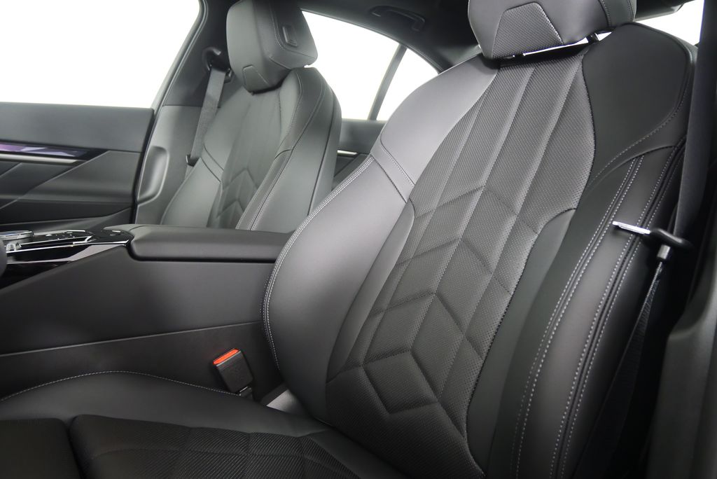 Thumbnail: 2026 BMW 5 Series - 11