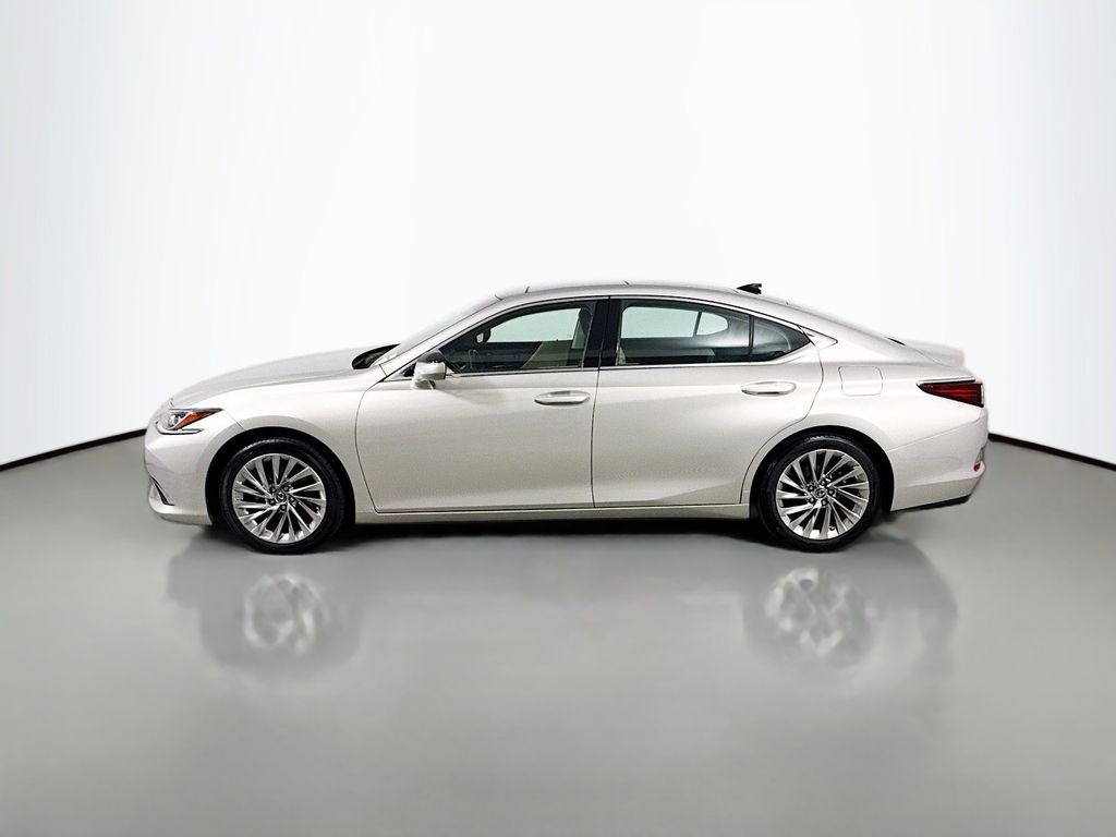 Thumbnail: 2019 Lexus ES - 8