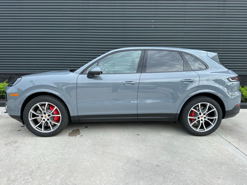 Thumbnail: 2026 Porsche Cayenne - 2
