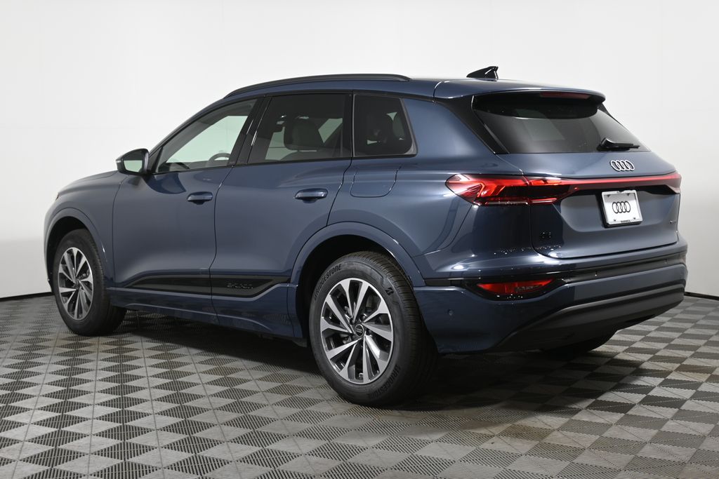 Thumbnail: 2025 Audi Q6 e-tron - 5