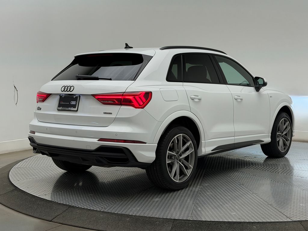 Thumbnail: 2024 Audi Q3 - 12