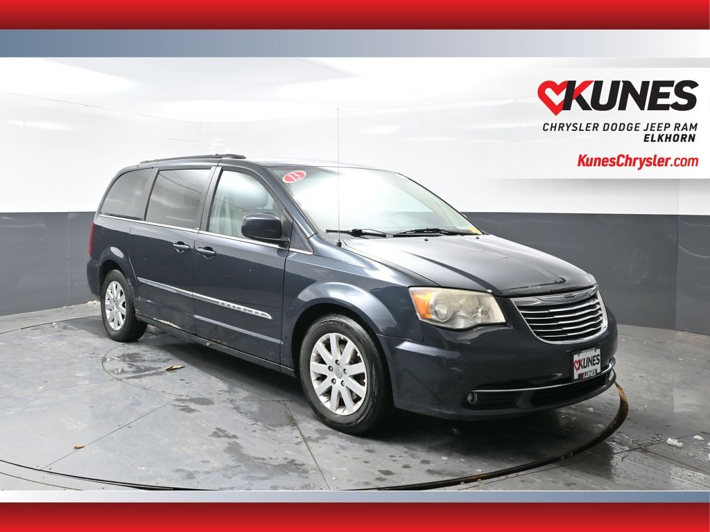 2013 Chrysler Town & Country Touring FWD