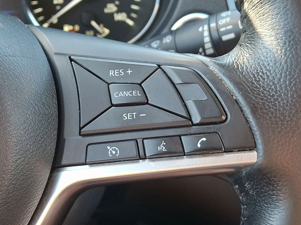 Thumbnail: 2018 Nissan Rogue - 22