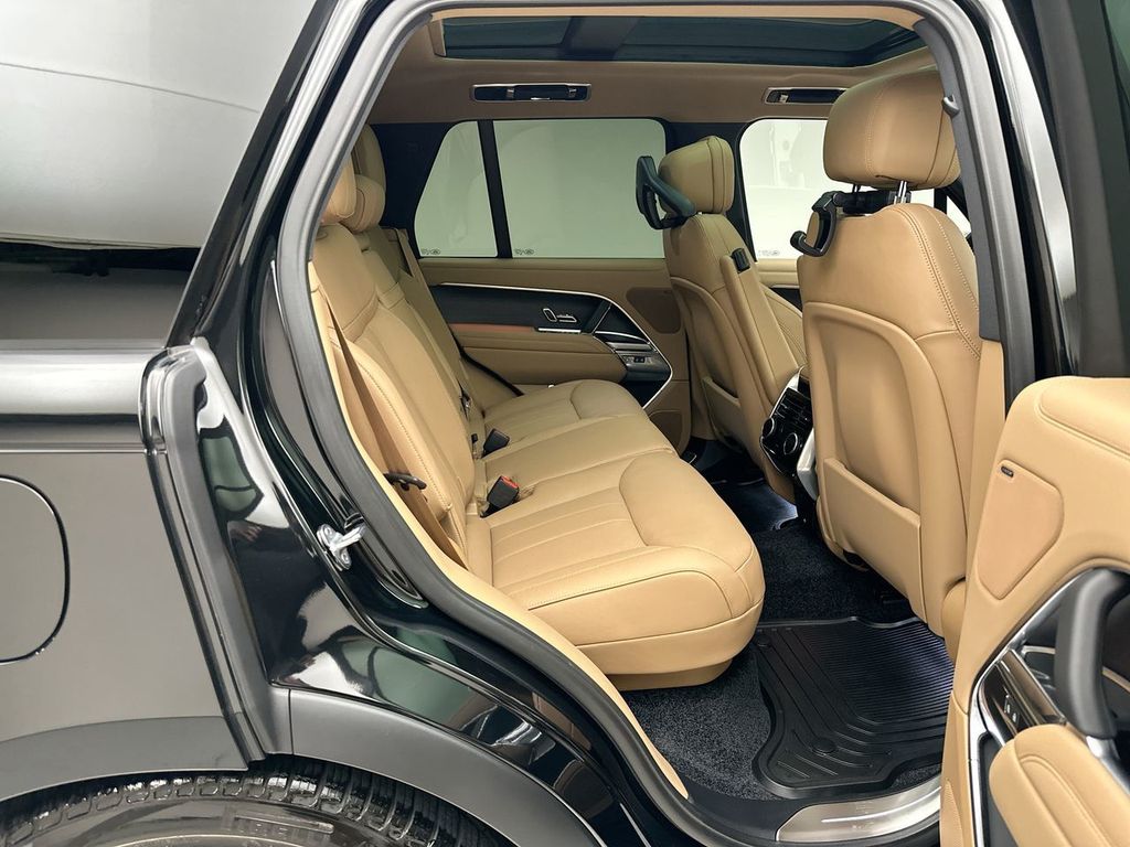 Thumbnail: 2026 Land Rover Range Rover - 15