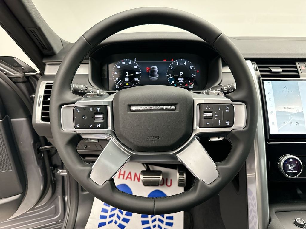 Thumbnail: 2025 Land Rover Discovery - 13