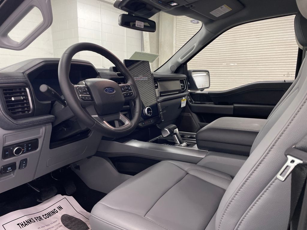 2025 Ford F-150 Lightning photo 2