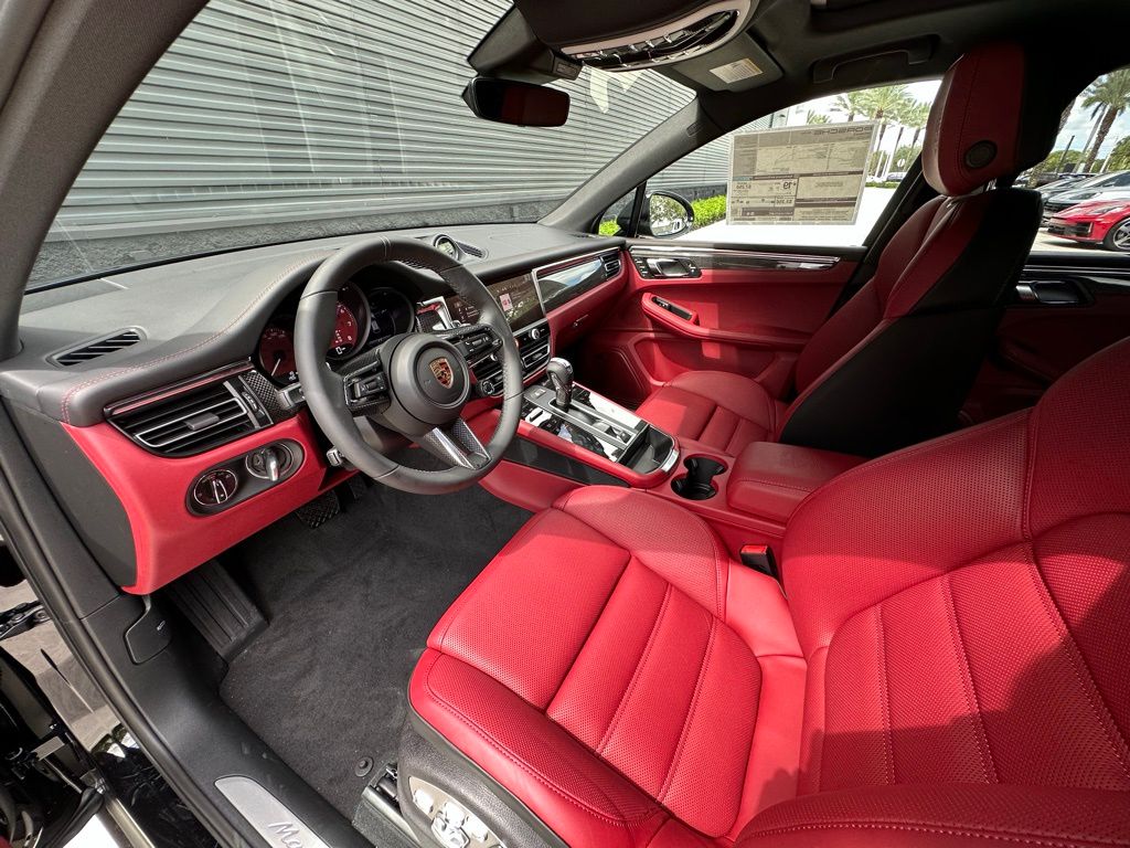Thumbnail: 2025 Porsche Macan - 4