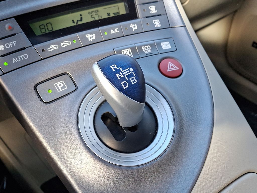 2015 Toyota Prius One 14