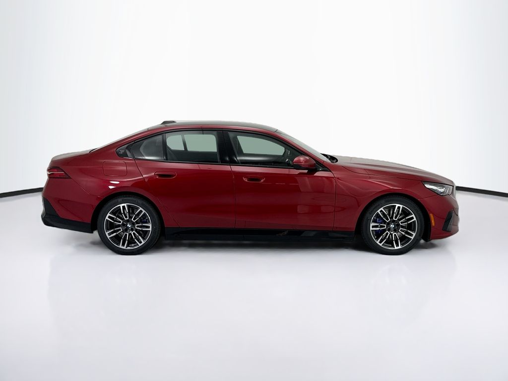 Thumbnail: 2027 BMW 5 Series - 4