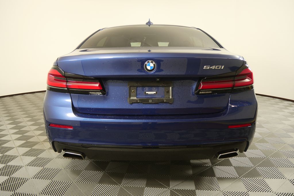 Thumbnail: 2023 BMW 5 Series - 4