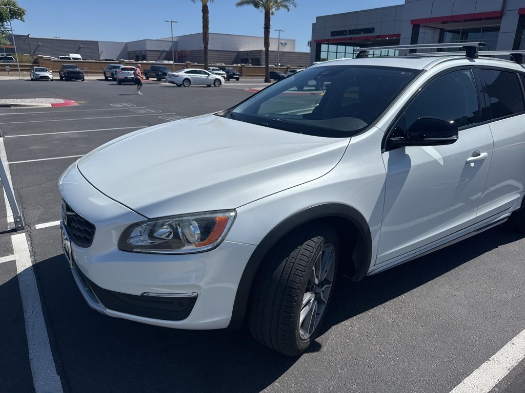 Thumbnail: 2017 Volvo S60 - 3