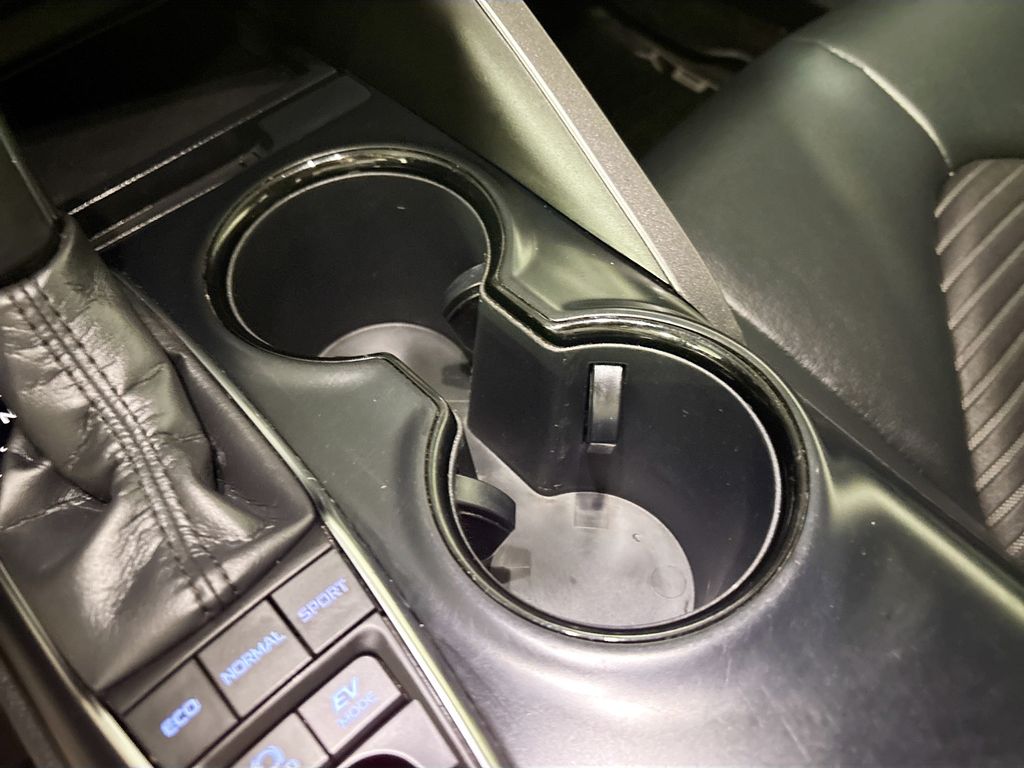 2020 Toyota Camry Hybrid SE