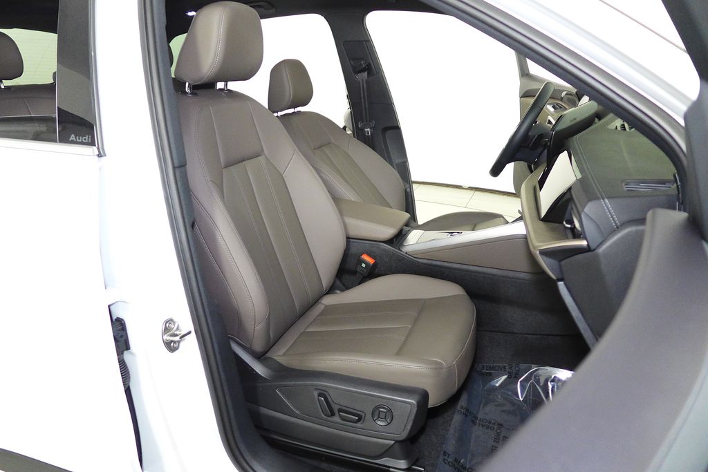 Thumbnail: 2025 Audi Q5 - 19