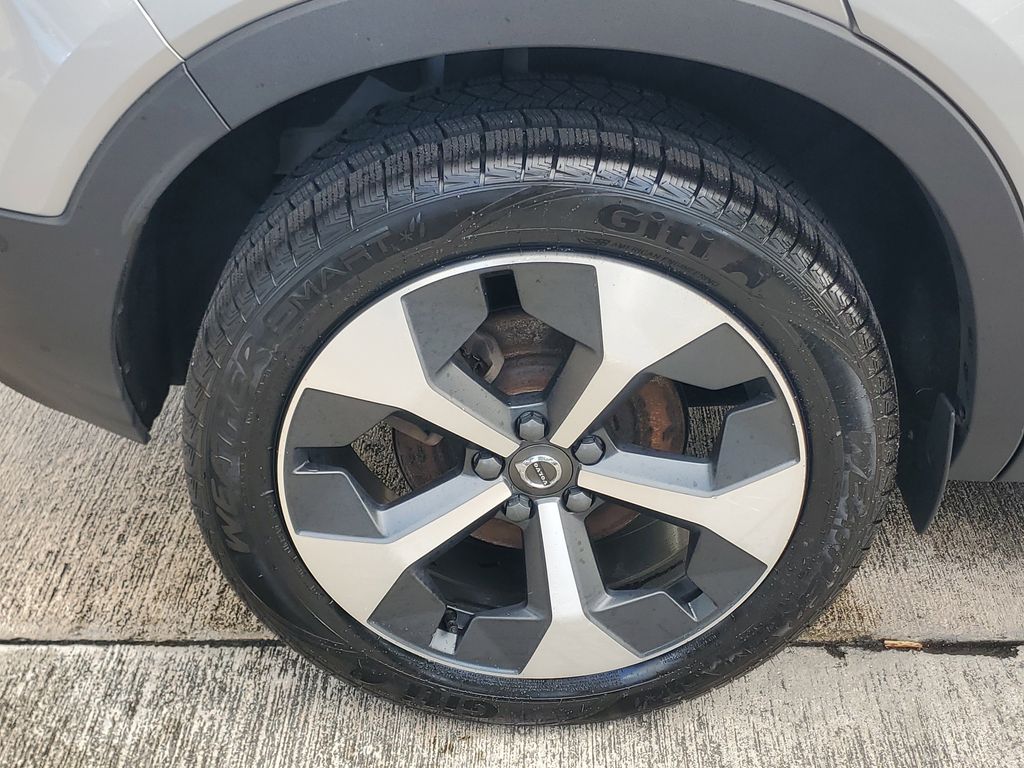 used 2024 Volvo XC40 car, priced at $27,899