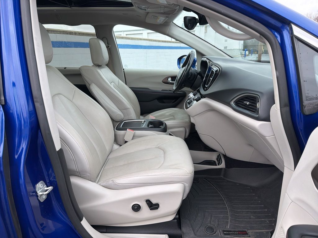 Thumbnail: 2019 Chrysler Pacifica - 27