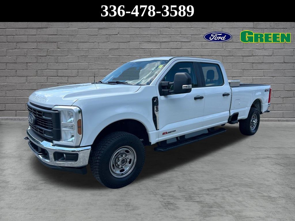 Oxford White 2024 Ford F-250 Super Duty Pickup Truck Four-Wheel Drive Automatic