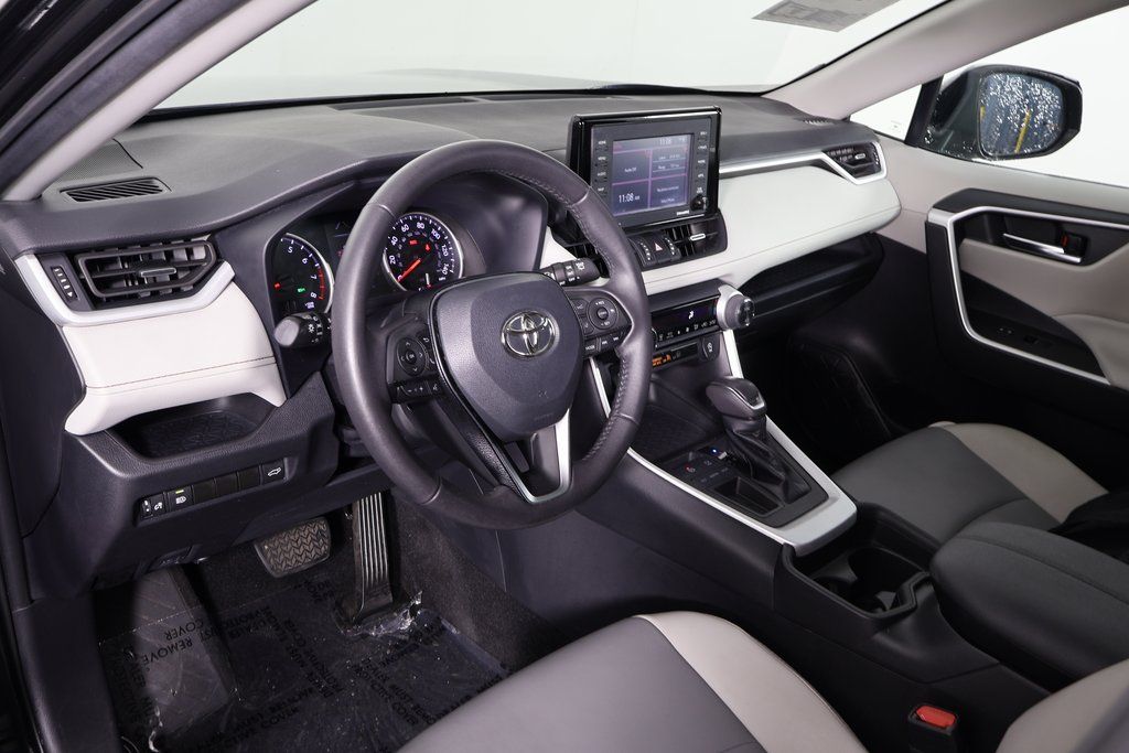 Thumbnail: 2021 Toyota RAV4 - 7