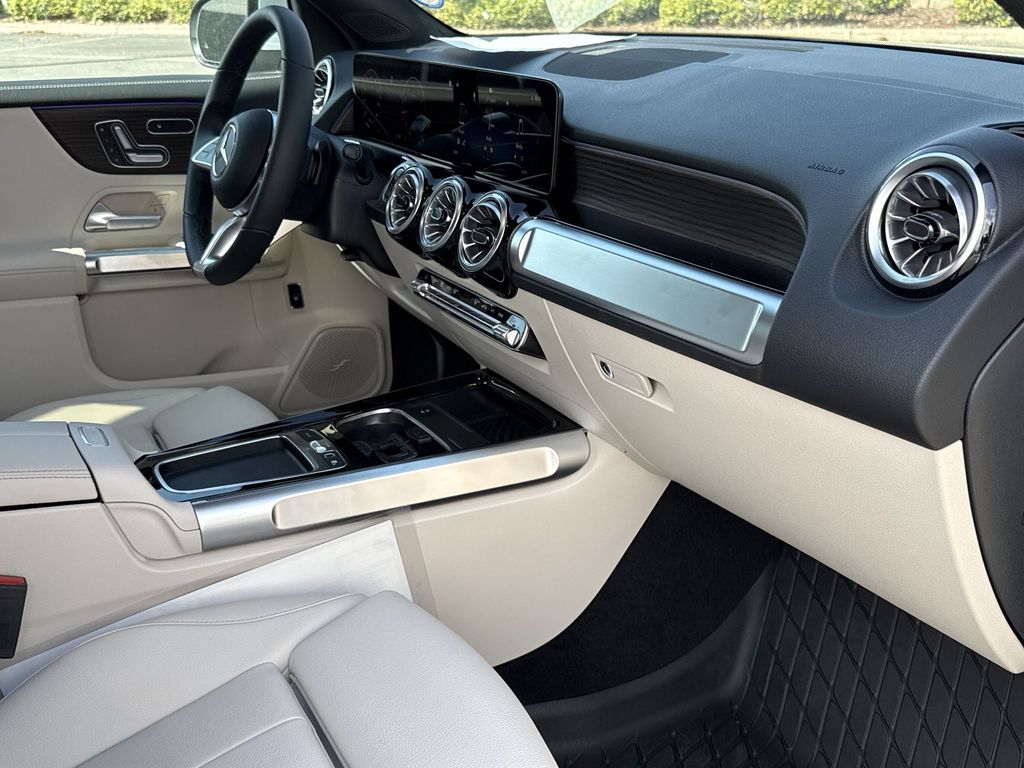 Thumbnail: 2026 Mercedes-Benz GLB - 15