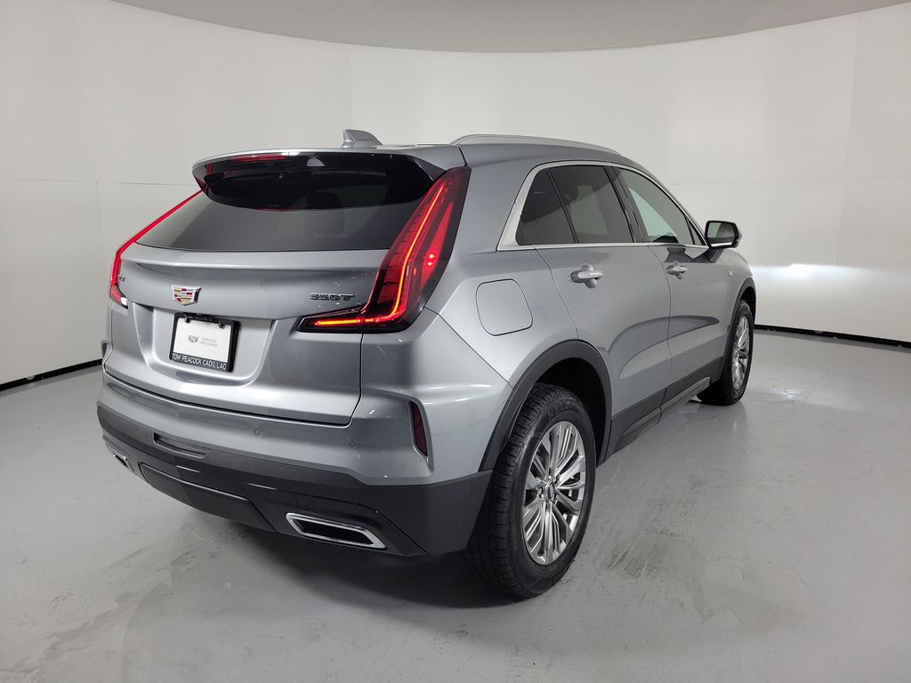 2025 Cadillac XT4 Premium Luxury - 3