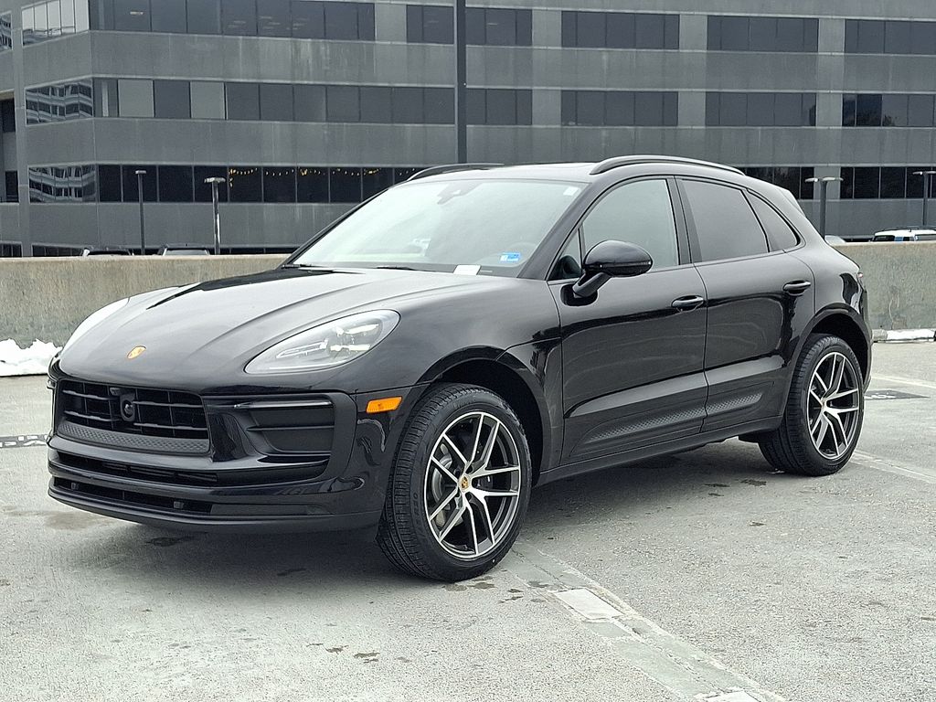 Thumbnail: 2026 Porsche Macan - 1