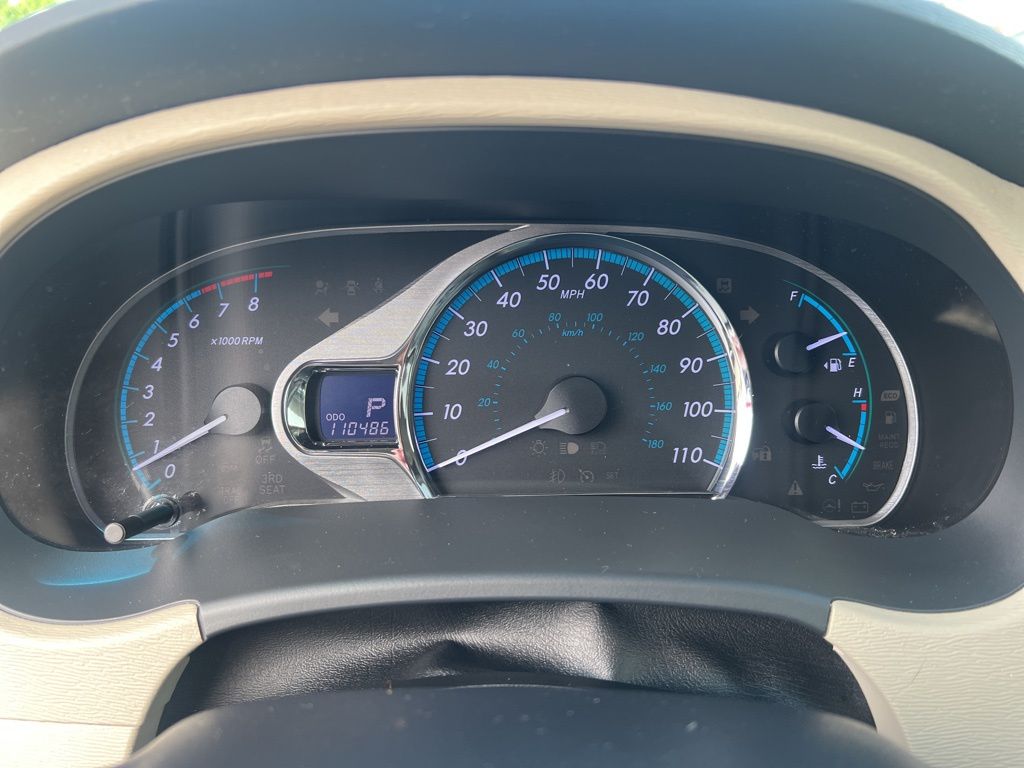 2014 Toyota Sienna XLE 7-Passenger Auto Access Se photo