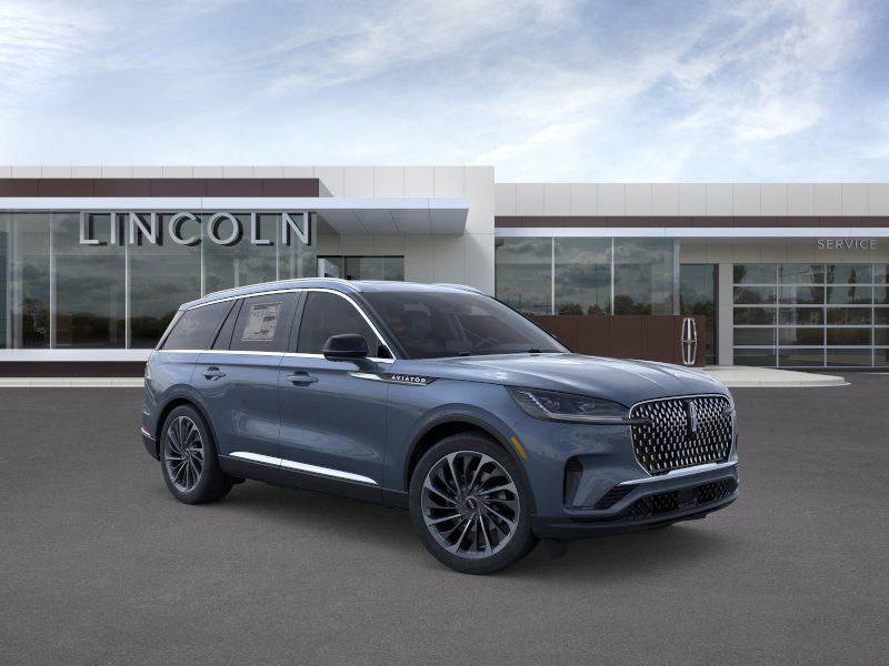 Thumbnail: 2025 Lincoln Aviator - 7