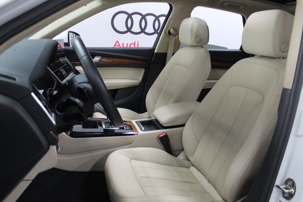 Thumbnail: 2022 Audi Q5 - 12