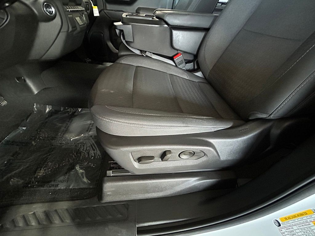 Used 2025 Summit White Chevrolet Custom image 32