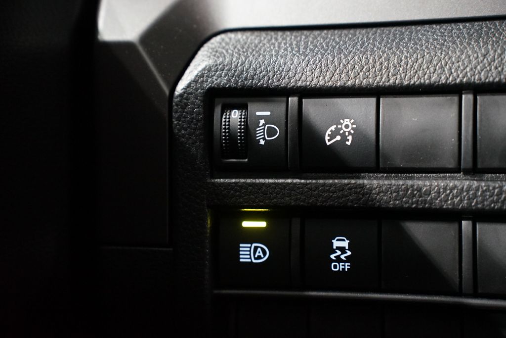 Thumbnail: 2025 Toyota Tacoma - 25