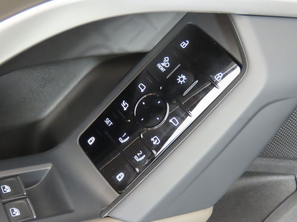 Thumbnail: 2025 Audi Q5 - 28