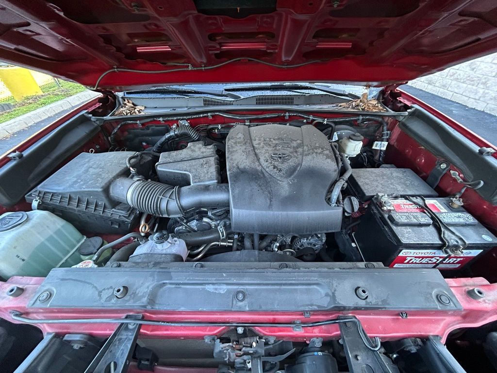 Thumbnail: 2020 Toyota Tacoma - 10